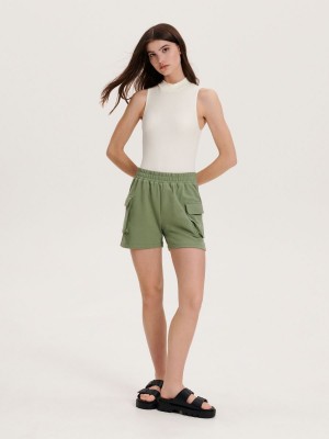 Reserved Cargo shorts Yeşil | BKYC90574