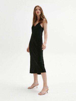 Reserved EcoVero™ viscose rich dress Siyah | QOLZ96372