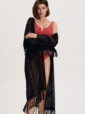 Reserved Ladies` poncho Czarny | KAFI25769