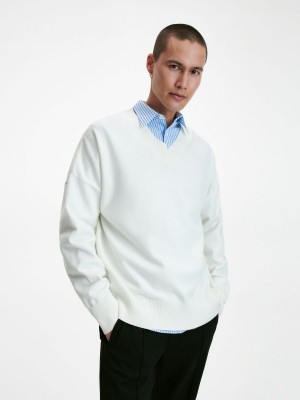 Reserved Oversized V neck jumper Ivory | PCOB65127