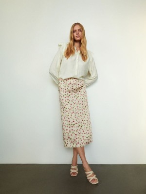 Reserved Patterned skirt Ivory | JKWO47152