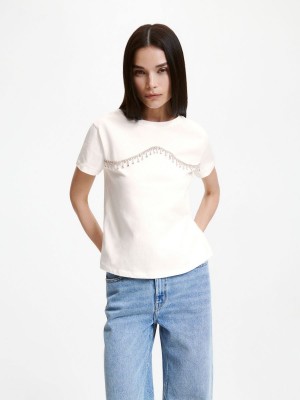 Reserved Regular fit T-shirt with decorative rhinestones Ivory | DTAB45108
