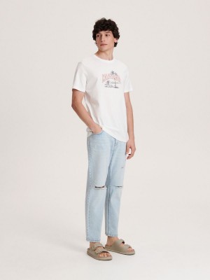 Reserved Regular fit T-shirt with print Ivory | AGHX08427