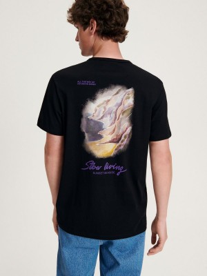 Reserved Regular fit T-shirt with print Siyah | GWVX47518