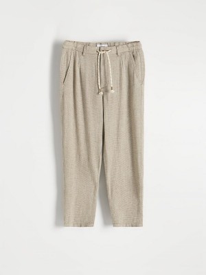 Reserved Regular fit chino trousers Yeşil | TLIQ38120