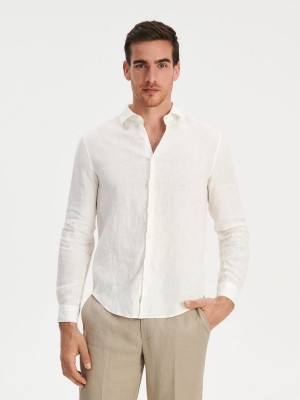 Reserved Regular fit linen shirt Ivory | MANT50649