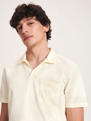 Reserved Regular fit polo shirt Ivory | FJXR46710