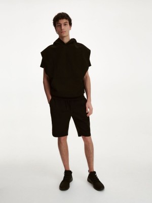 Reserved Regular jogger shorts Siyah | SQHI51802