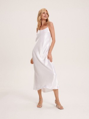 Reserved Satin viscose dress Beyaz | MWKH02145
