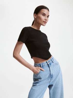 Reserved T-shirt with an asymmetrical bottom Siyah | UEFJ96543