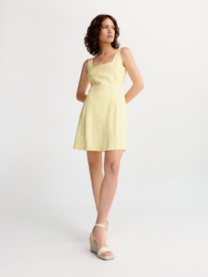 Reserved Viscose rich mini dress Sarı | WHTD41923