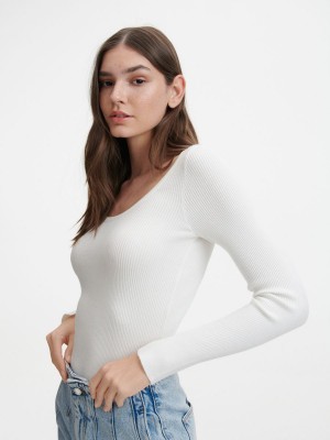 Reserved Viscose rich top Ivory | XDSL13986